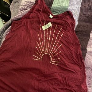 Woman’s old navy burgundy tank top size xl